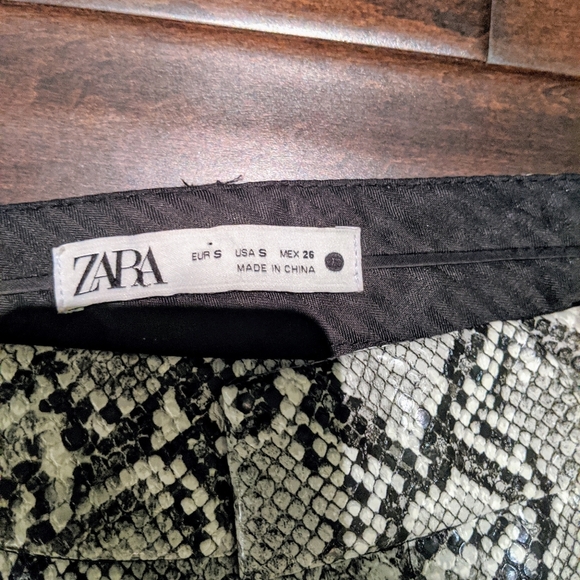 Zara Faux Leather Printed Pants - Picture 4 of 7
